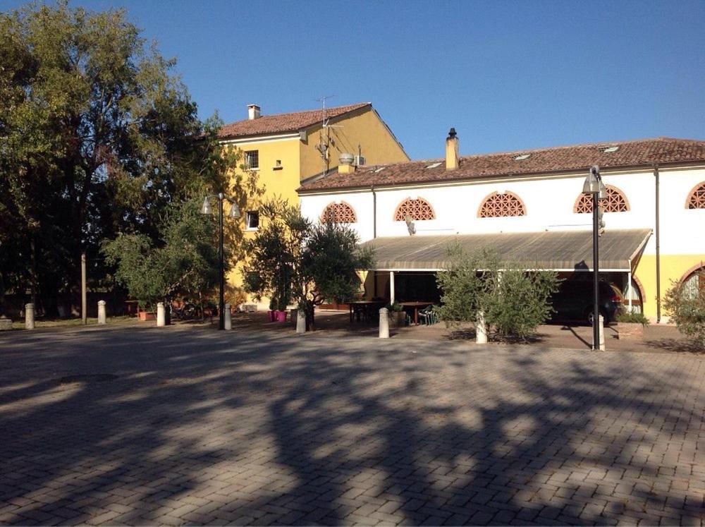 Agriturismo La Rasdora Porto Mantovano Exterior photo